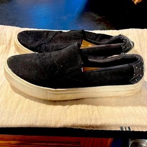 Tom’s sneakers size 8.5/39